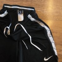 Nike Football shorts - мъжки футболни шорти С, снимка 2 - Спортни дрехи, екипи - 44052307