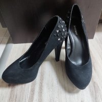 Велурени черни токчета с капси, снимка 1 - Дамски обувки на ток - 43158875