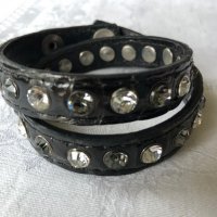 Кожена гривна и choker(две в едно), снимка 3 - Гривни - 27333205