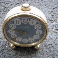 Часовник будилник Слава-7, снимка 1 - Антикварни и старинни предмети - 28665194