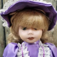 Порцеланова кукла - Вайълет, снимка 2 - Колекции - 43328083