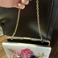 Малка чантичка с цветя, снимка 6 - Чанти - 43356684