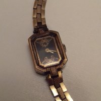 Дамски позлатен часовник Луч, снимка 1 - Дамски - 28070178