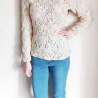 Ръчно плетена блуза, цвят екрю с ажурни мотиви, снимка 1 - Блузи с дълъг ръкав и пуловери - 26678961