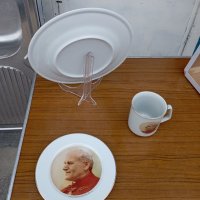 Порцеланови чинии и чаши с лика на Папа Йоан Павел втори , снимка 2 - Колекции - 39294491