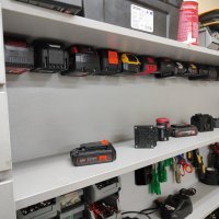 Стойки и поставки за батерии и инструменти, снимка 2 - Други машини и части - 43544504
