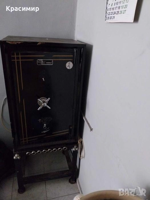 Продавам метална каса/огнеопорна/, снимка 1