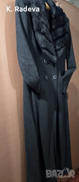 Дълго черно палто с кожена яка, снимка 1