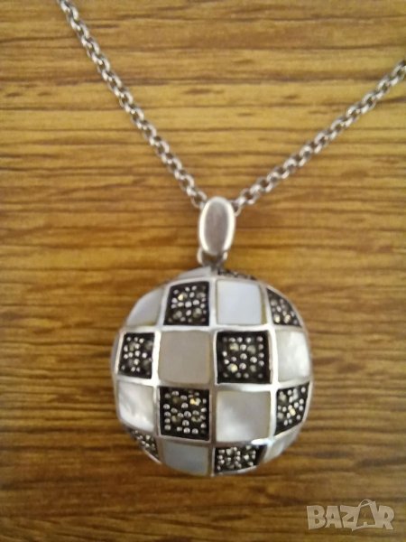 Сребърно колие с масивен медальон, снимка 1