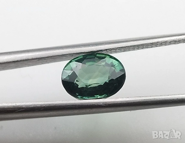 Естествен сапфир в искрящ зелен цвят 0.94кт.! Сертифициран! нов!, снимка 10 - Други - 53385224