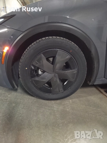 Toyota Prius 2023, снимка 18 - Автомобили и джипове - 52170269