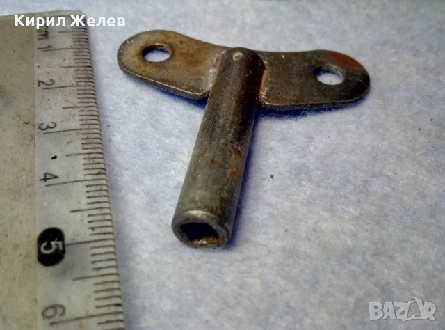 Стар КЛЮЧ за СТЕНЕН ЧАСОВНИК за НАВИВАНЕ на МЕХАНИЗМА 26189