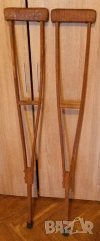 Две дървени патерици за подмишница