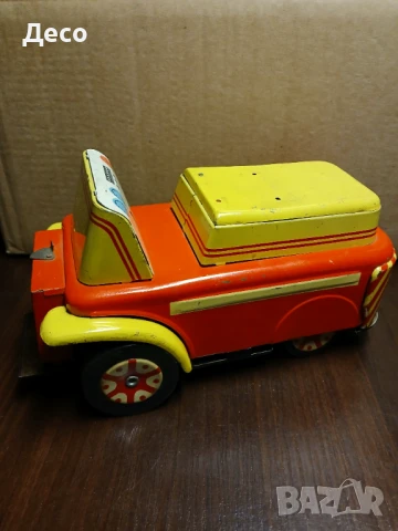 Стара ламаринена играчка мотокар за части.