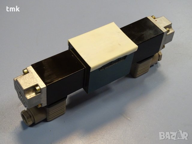 хидравличен разпределител BOSCH 0 810 090, снимка 7 - Резервни части за машини - 35032758