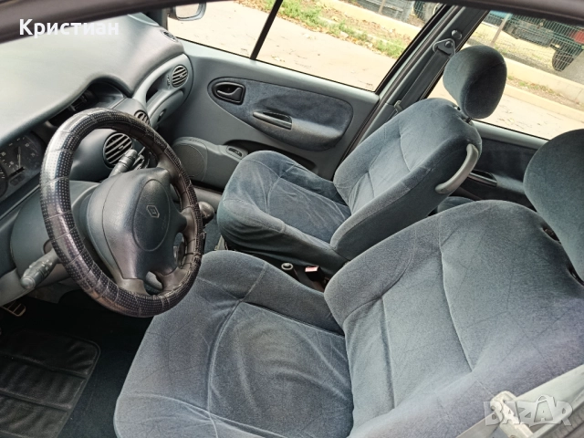 Renault megane scenic 1.6 Газ-бензин, снимка 14 - Автомобили и джипове - 52776964