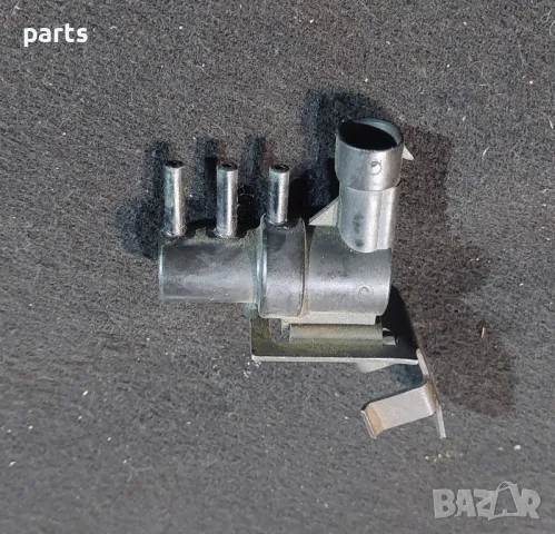 Вакуум Клапан 5.2
Jeep Гранд Чероки ZG, снимка 4 - Части - 48658551