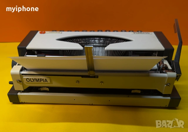 Пишеща Машина Olympia Traveller Клавиатура КирилицаТоп Състояние Обслужена , снимка 4 - Антикварни и старинни предмети - 53204515
