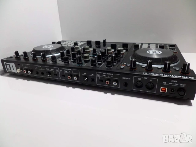 traktor kontrol s4 mk2 като нов + Про софтуер, снимка 3 - Други игри и конзоли - 50426396