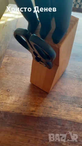 ножове комплект на дървена стойка от Германия, 5 броя +ножица, чисто нови, снимка 3 - Прибори за хранене, готвене и сервиране - 53258294
