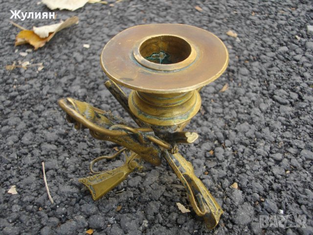 СТАР БРОНЗОВ СВЕЩНИК ЛАВНИ МОТИВИ