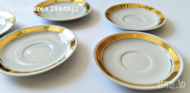Български порцелан чинии от 1966г. с позлата, снимка 4 - Антикварни и старинни предмети - 53449756