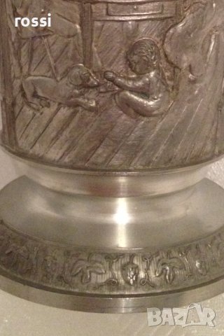 Немска старинна чаша на столче от калай 250 мл. забавни кръчмарски сцени, снимка 6 - Други ценни предмети - 43186312
