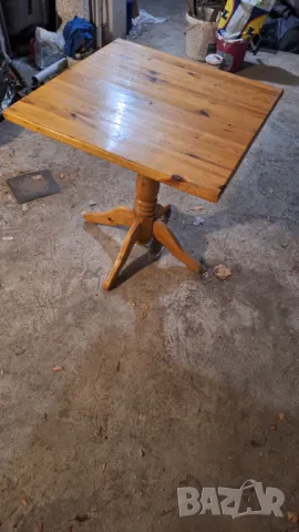 Дървени маси