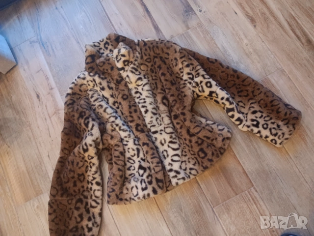 Forever 21-ново палтенце косъм животински принт, снимка 4 - Палта, манта - 53596746