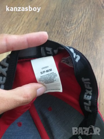 The North Face - страхотна шапка КАТО НОВА, снимка 6 - Шапки - 33643572