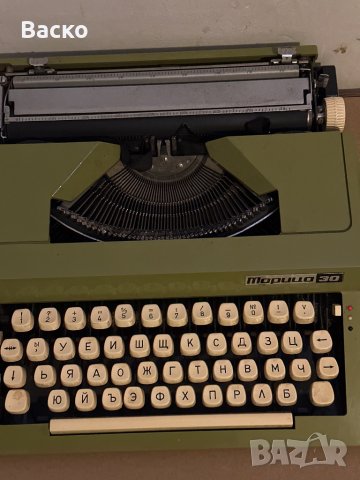 Пишеща  машина, снимка 4 - Антикварни и старинни предмети - 40243446