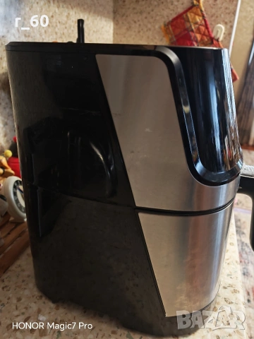 Продавам еърфраер 8 литра, снимка 4 - Фритюрници - 53539277