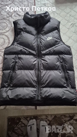 Чисто нова оригинален елек Nike storm fit