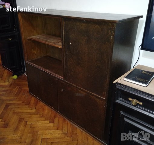 Старинен шкаф цвят венге 130х38х115см, снимка 5 - Шкафове - 40603261