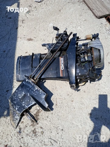 Продавам извънбордов д-л Mercury-25XD, дълъг ботуш, внос от Италия за части 