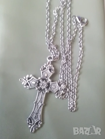 Кръстче със синджир, снимка 2 - Колиета, медальони, синджири - 53240766