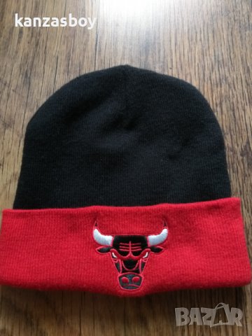 mitchell and ness chicago bulls winter cap - страхотна зимна шапка КАТО НОВА , снимка 1 - Шапки - 39341429