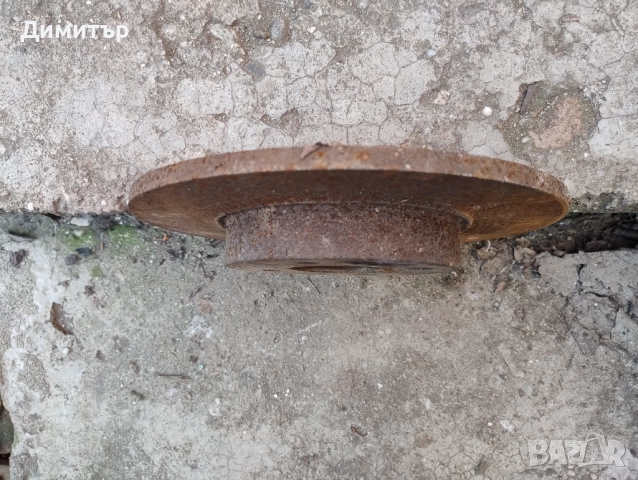 Спирачен Диск За Фолксваген Пасат Б3 1.8Моно 1993г / VW Passat B3 1.8Mi 1993y, снимка 2 - Части - 52833401