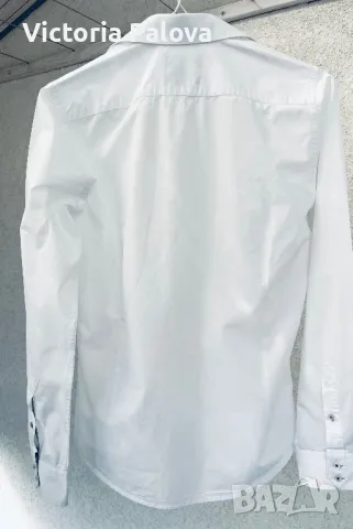Белоснежна мъжка риза  Q1 ( златно копче), снимка 9 - Ризи - 47656462
