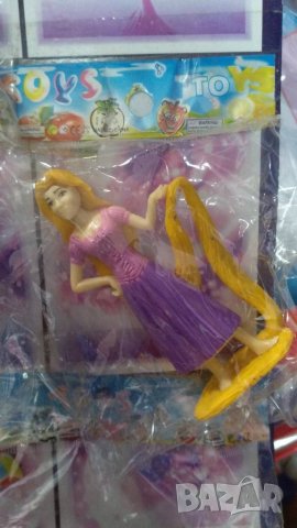 Фигурки за торта Рапунцел,Принца +коня му ,пазача и мащехата:)