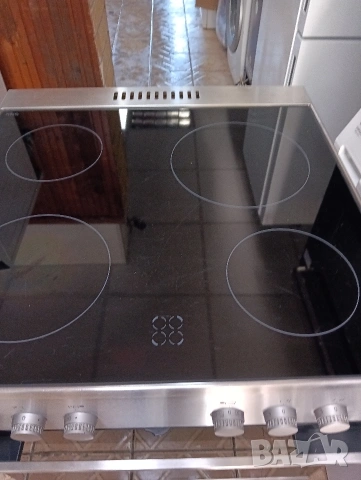 Иноксова свободно стояща печка с керамичен плот Gram с две години гаранция!, снимка 2 - Печки, фурни - 53117010