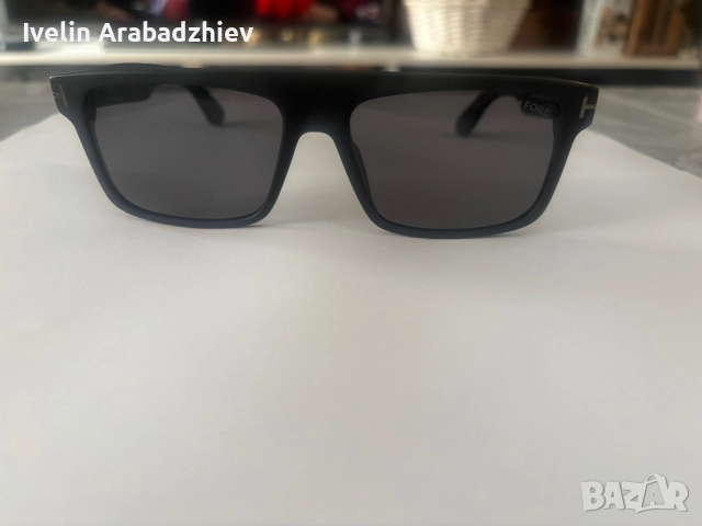 Слънчеви очила Tom Ford, снимка 4 - Слънчеви и диоптрични очила - 52710856