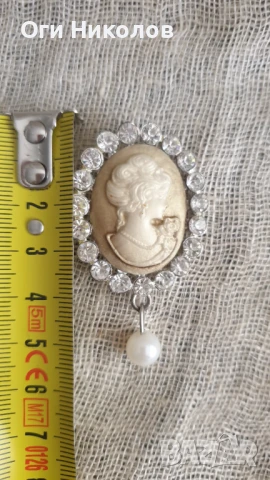 Брошка Камея с камъни и перла, снимка 2 - Антикварни и старинни предмети - 50958168