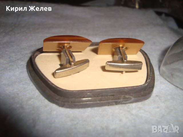 ПОЗЛАТЕНИ СТАРИ БУТОНЕЛИ с КАТАЛИН в КУТИЙКА РЕТРО КОПЧЕТА за РЪКАВЕЛИ 12331, снимка 3 - Антикварни и старинни предмети - 37590793