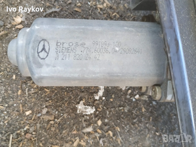 Моторче , задeн вратa , дясна, MERCEDES-BENZ E (W211) A 211 820 24 42, снимка 3 - Части - 51660608