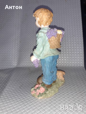 Сувенир Момче с куче на гроздобер., снимка 4 - Други ценни предмети - 32799654