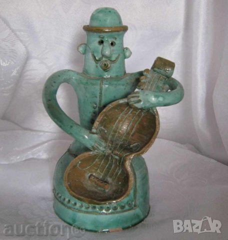  ИСПАНСКА КЕРАМИКА - КИТАРИСТ С МУСТАЦИ , СЕРЕНАДА