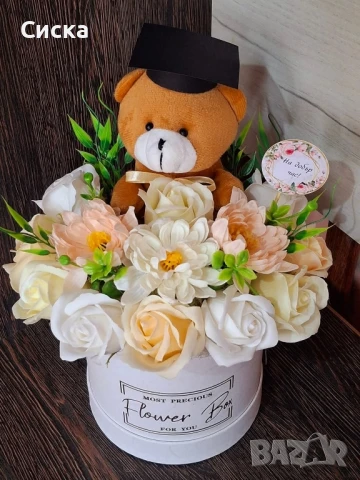 ⚘️Букет със сапунени цветя от пластичен сапун и плюшено мече за бъдеща абитуриентка, снимка 2 - Подаръци за жени - 50498868