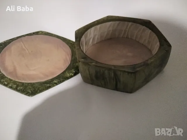 Красива кутия за бижута бакелит/каталин, снимка 2 - Антикварни и старинни предмети - 49581029