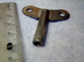 Стар КЛЮЧ за СТЕНЕН ЧАСОВНИК за НАВИВАНЕ на МЕХАНИЗМА 26189, снимка 1